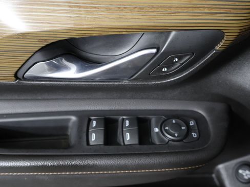 Used 2019 GMC Terrain SLE w/ Driver Convenience Package image 32