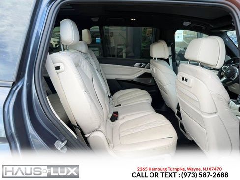 Used 2020 BMW X7 M50i w/ Dynamic Handling Package AWD/4WD image 21
