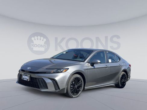 New 2026 Toyota Camry SE image 1