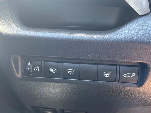 Used 2021 Toyota RAV4 XLE Premium FWD image 28