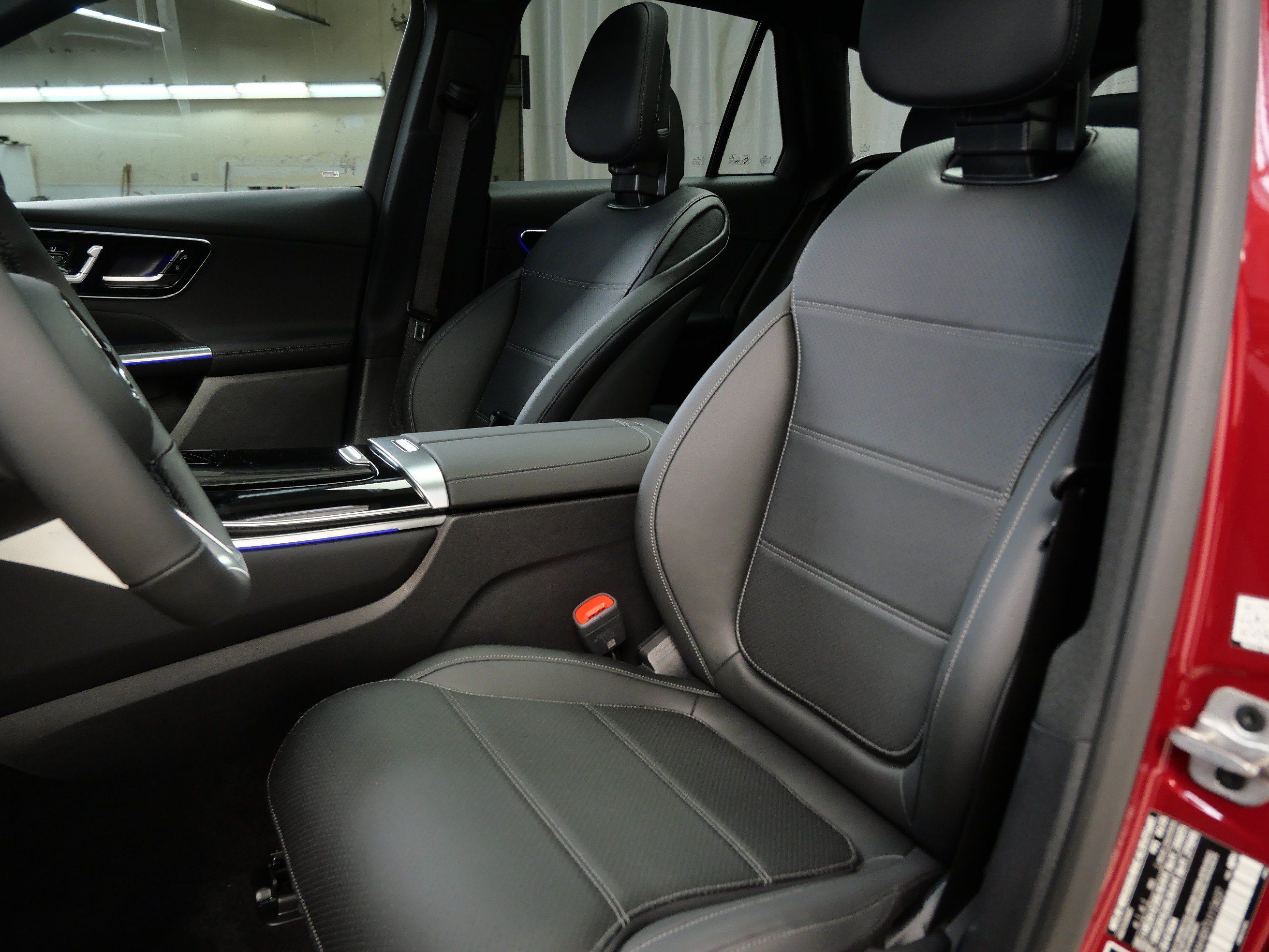 New 2026 Mercedes-Benz GLC 300 4MATIC image 3