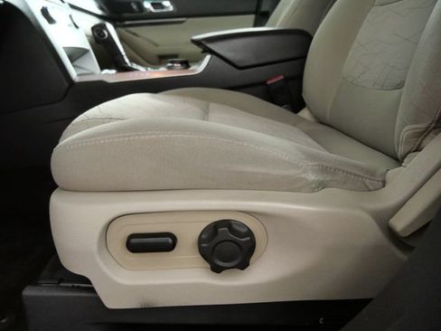 Used 2015 Ford Explorer 4WD image 17
