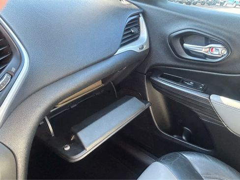 Used 2014 Jeep Cherokee Limited FWD image 38