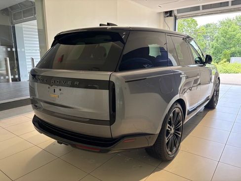 Used 2025 Land Rover Range Rover SE AWD/4WD image 6