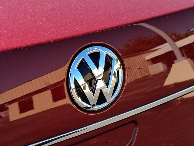 Used 2018 Volkswagen Passat 2.0T SE FWD image 30