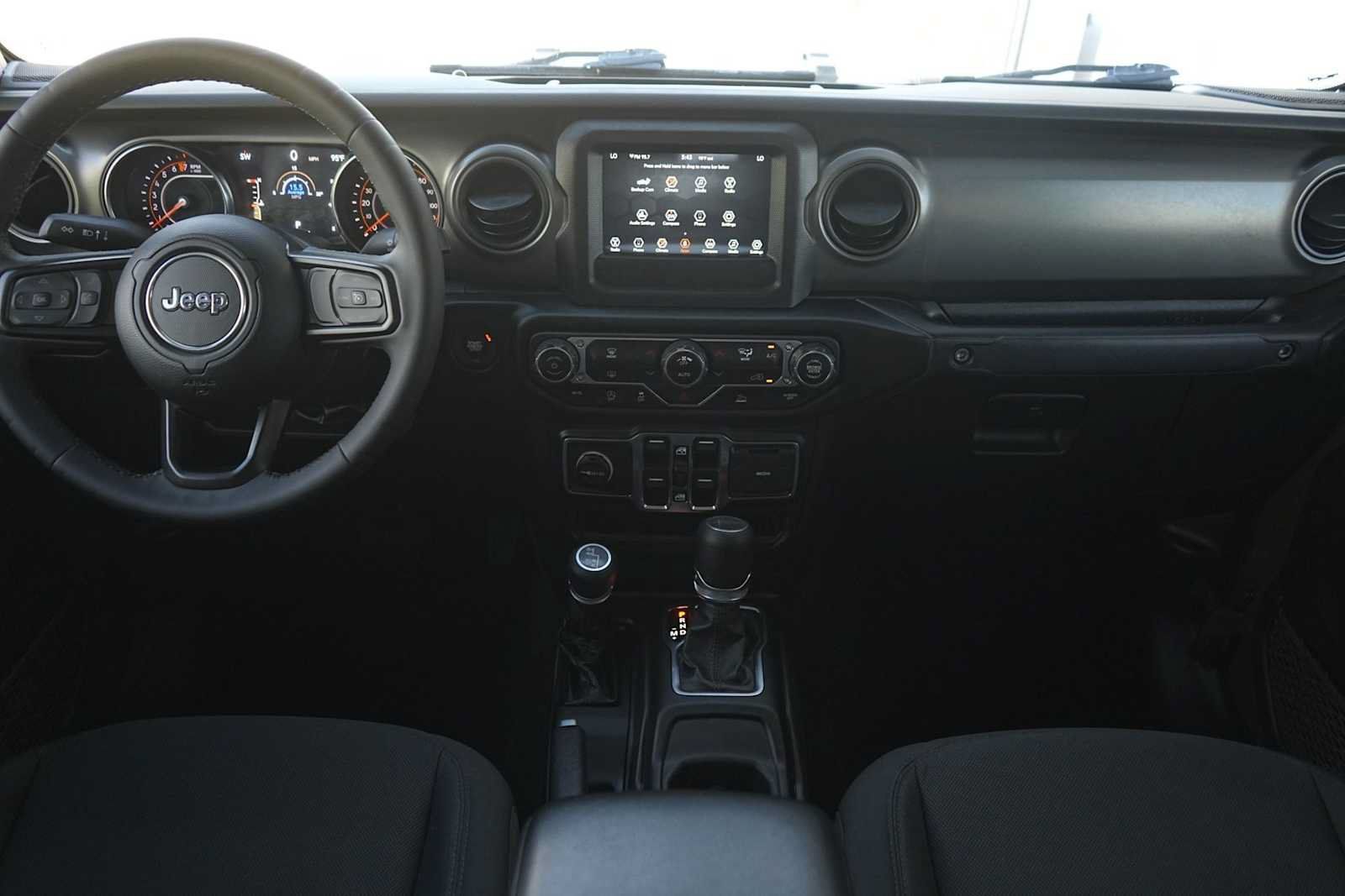 Used 2023 Jeep Gladiator Sport AWD/4WD image 10
