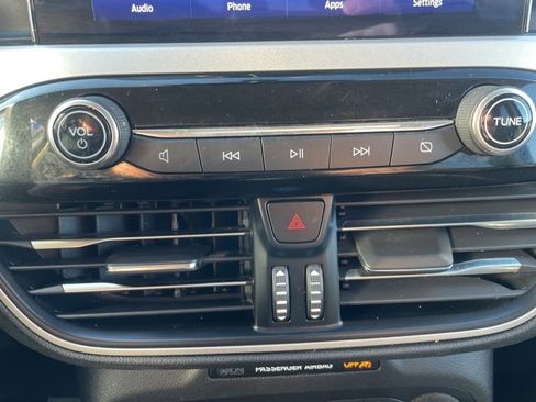 Used 2020 Ford Escape SE image 25