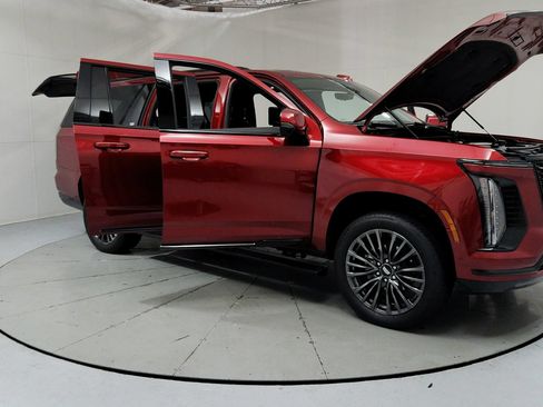Certified 2025 Cadillac Escalade ESV Sport Platinum AWD/4WD image 12
