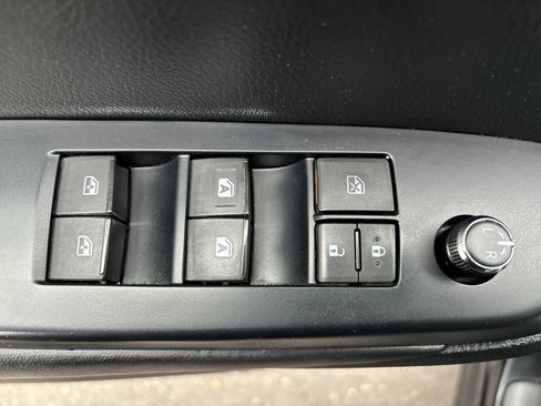 Used 2017 Toyota Highlander XLE image 18