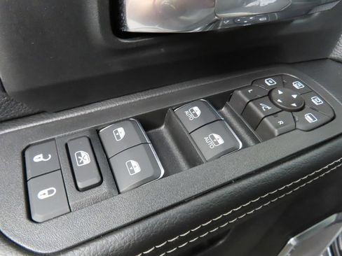 Used 2026 RAM 2500 Laramie AWD/4WD image 68