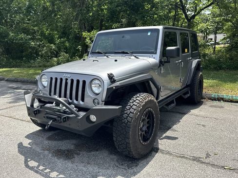 Used 2015 Jeep Wrangler Unlimited Sport w/ Quick Order Package 24S AWD/4WD image 3