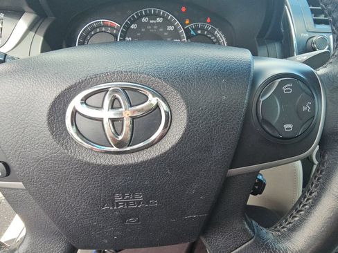 Used 2014 Toyota Camry XLE FWD image 12