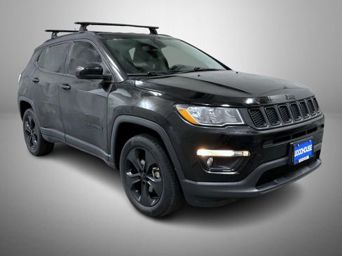 Used 2021 Jeep Compass Latitude AWD/4WD image 3