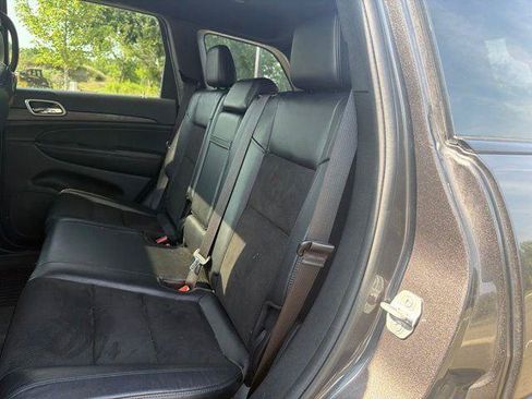 Certified 2019 Jeep Grand Cherokee Altitude AWD/4WD image 11