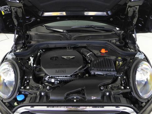 Used 2019 MINI Cooper 4-Door Hardtop image 6