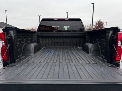 Used 2021 Chevrolet Silverado 1500 Custom Trail Boss w/ Realtree Special Edition image 7