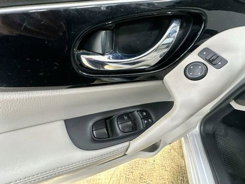 Used 2018 Nissan Rogue Sport SL w/ SL Premium Package AWD/4WD image 16