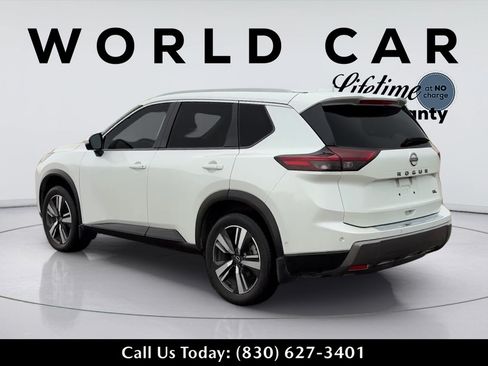 Used 2024 Nissan Rogue SL w/ SL Premium Package FWD image 5