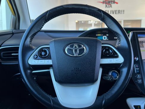 Used 2018 Toyota Prius Prime Premium image 24