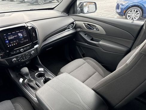 Used 2024 Chevrolet Traverse LT FWD image 11