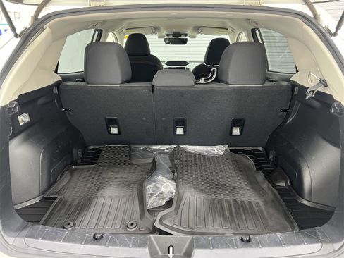 Used 2023 Subaru Crosstrek 2.0i Premium image 21