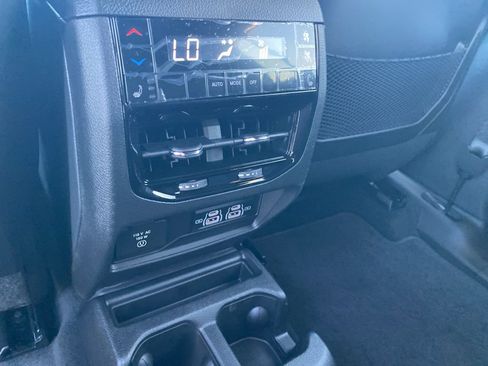 New 2025 Jeep Grand Cherokee L Limited w/ Luxury Tech Group II image 32