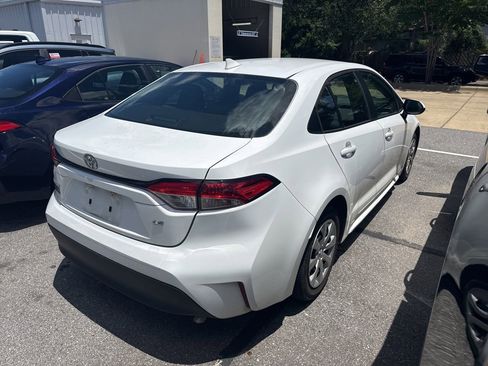 Used 2024 Toyota Corolla LE FWD image 3
