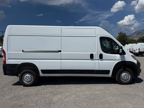 Used 2026 RAM ProMaster 2500 w/ Convenience Group FWD image 2