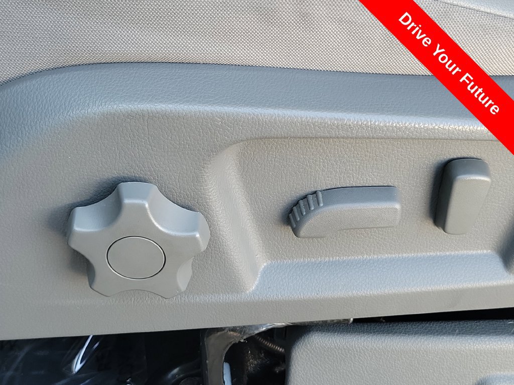 Used 2018 Nissan NV 2500 SL w/ Navigation Package RWD image 18