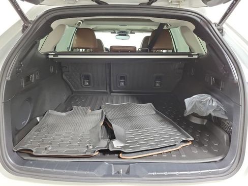 Used 2023 Subaru Outback Touring XT AWD/4WD image 10