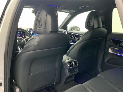 Used 2026 Mercedes-Benz GLC 300 image 16