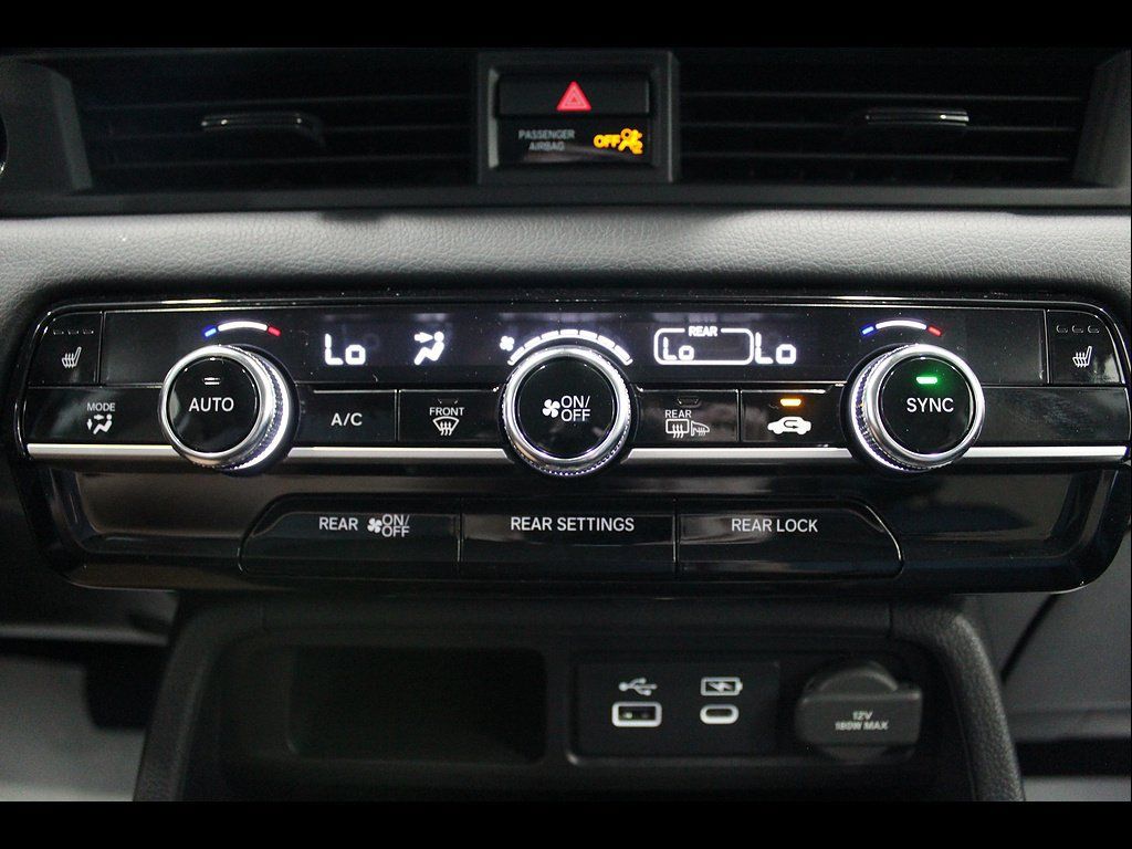 Certified 2025 Honda Pilot Touring image 29