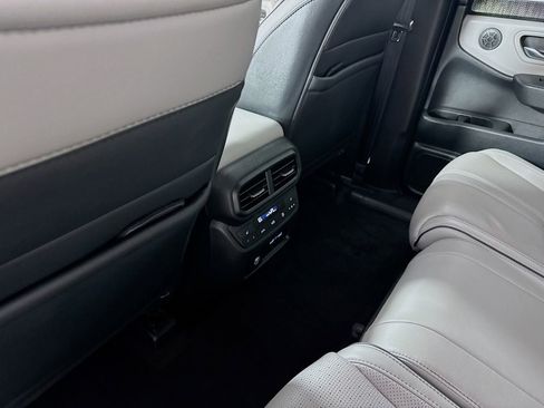 Used 2023 Honda Pilot Elite image 19