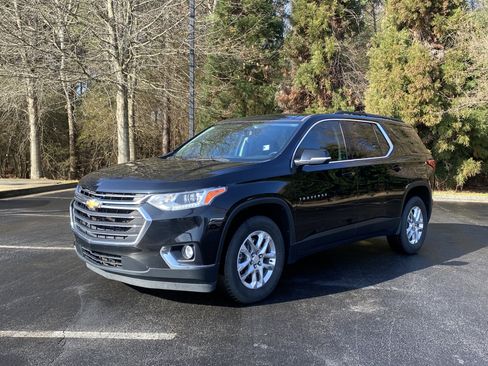 Used 2021 Chevrolet Traverse LT image 5
