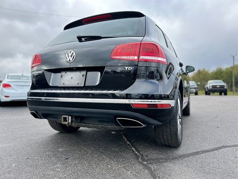 Used 2015 Volkswagen Touareg Sport image 10