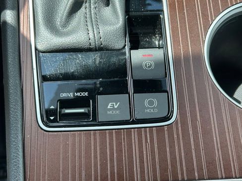 Used 2023 Toyota Sienna XLE w/ XLE Plus Package FWD image 34
