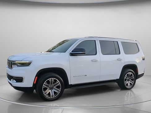 Used 2023 Jeep Wagoneer 4WD w/ Premium Group I image 14