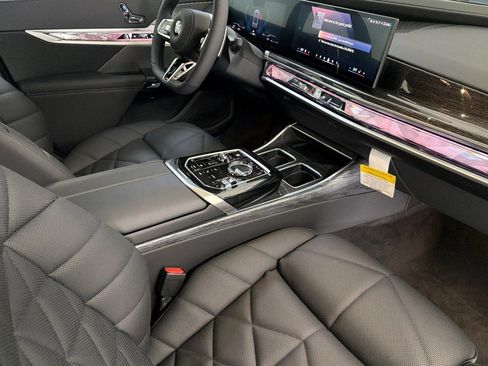 New 2026 BMW 740i w/ Premium Package RWD image 28