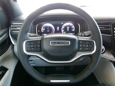 New 2026 Jeep Grand Wagoneer 4WD image 9