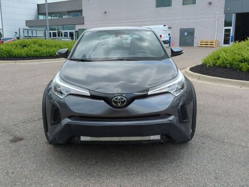 Used 2019 Toyota C-HR LE FWD image 3