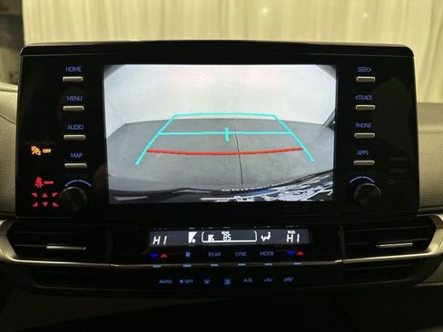 Used 2024 Toyota Sienna LE image 27