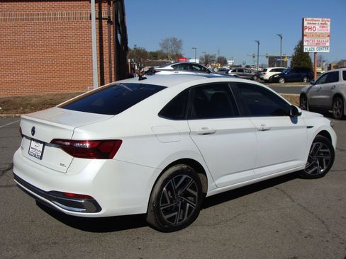 Used 2024 Volkswagen Jetta SEL image 6