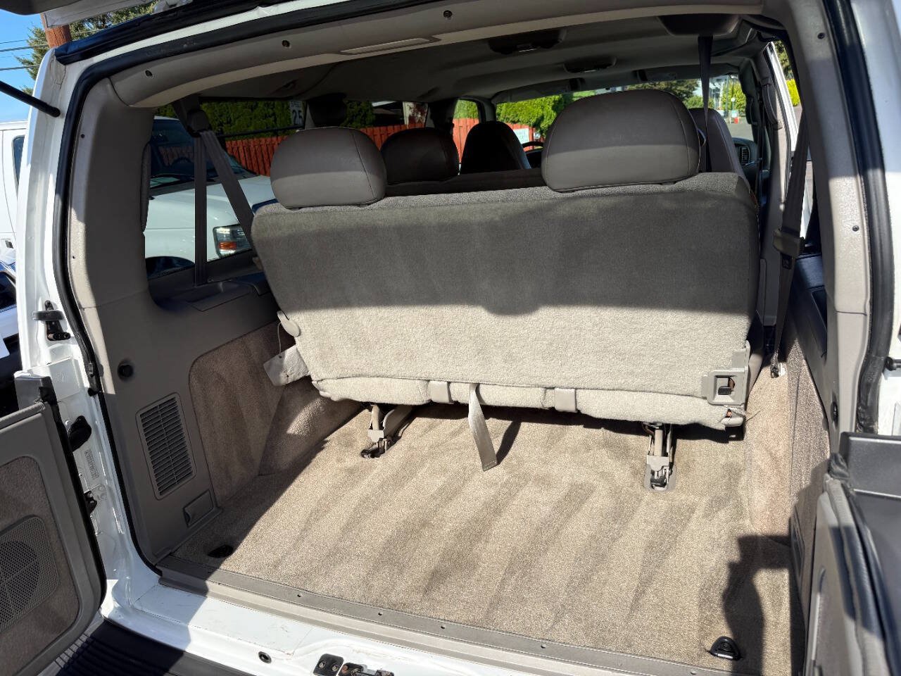 Used 2004 GMC Safari Passenger RWD image 9