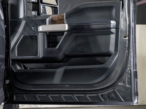 Used 2019 Ford F350 Lariat w/ Chrome Package image 34