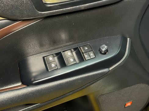 Used 2015 Toyota Highlander Limited image 35