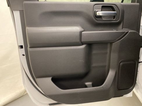 Used 2024 Chevrolet Silverado 2500 Custom w/ Custom Value Package image 11