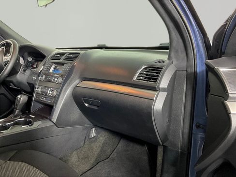 Used 2018 Ford Explorer XLT FWD image 27