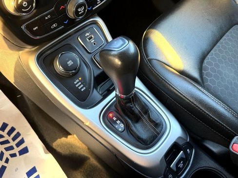 Used 2021 Jeep Compass Latitude w/ Convenience Group image 19