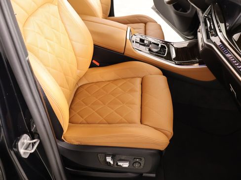 Used 2026 BMW X5 xDrive40i w/ M Sport Package AWD/4WD image 14