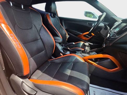 Used 2016 Hyundai Veloster Turbo w/ Option Group 04 FWD image 12